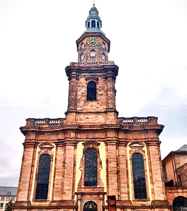 Aufnahme der Dreifaltigkeitskirche. Dient dem Verkauf von Wohnungen und Häusern als Immobilienmakler in Worms.
